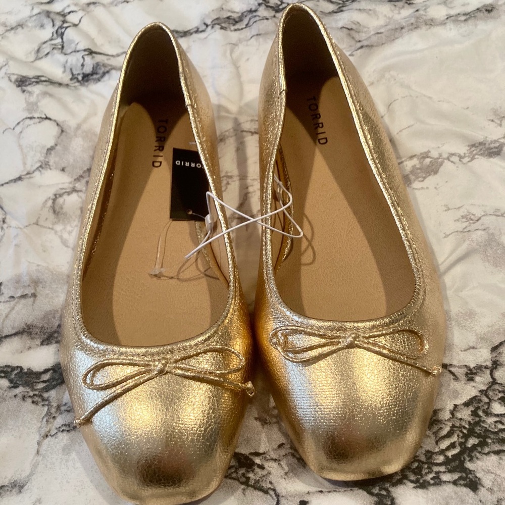 METALLIC GOLD FAUX LEATHER BALLET FLAT